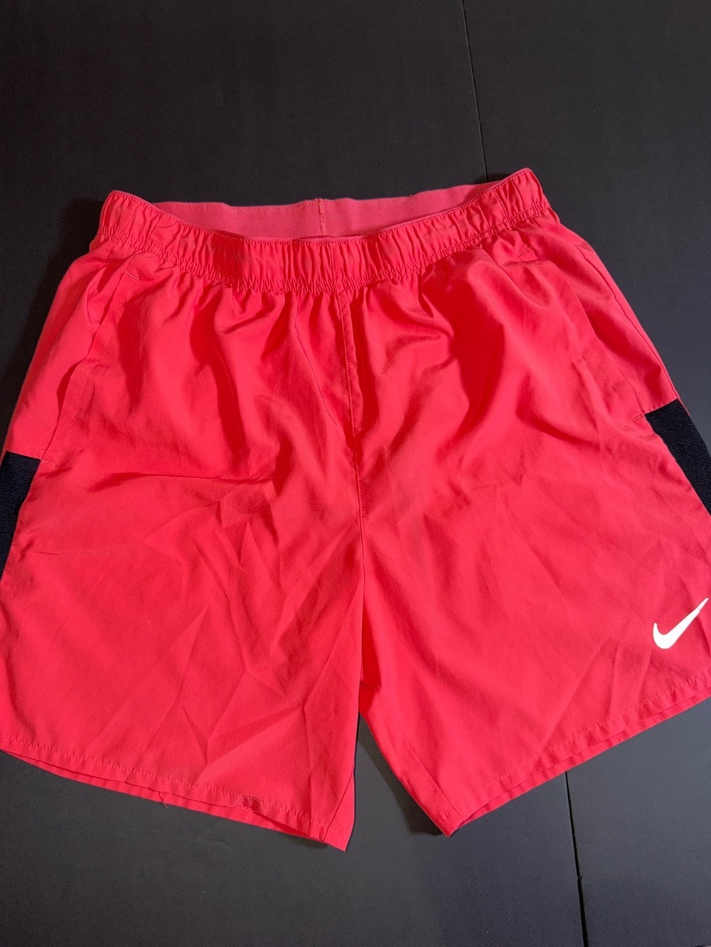 Nike Men's Coral Performance Shorts Medium